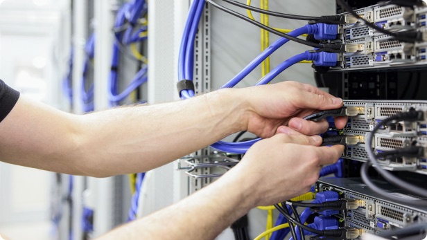 Arbeiten Sie mit führenden Forschern, Ingenieuren und globalen Partnern zusammen.